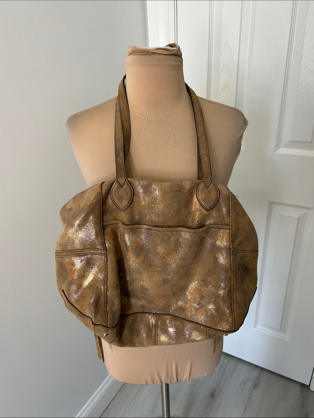 Aimee Kestenberg Gold Metallic Chelsea Leather Tote Bag - Picture 3 of 14
